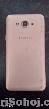 Samsung J7